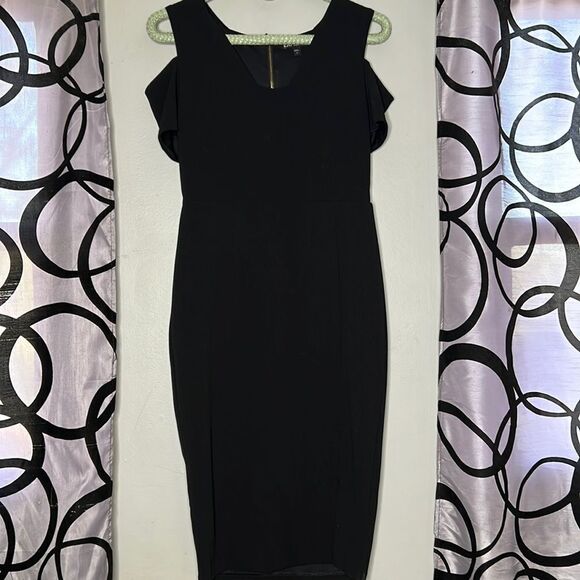 Express Little Black Dress Lined Short Zip Back Cut Out Cold Shoulder Size 6 - Picture 1 of 12